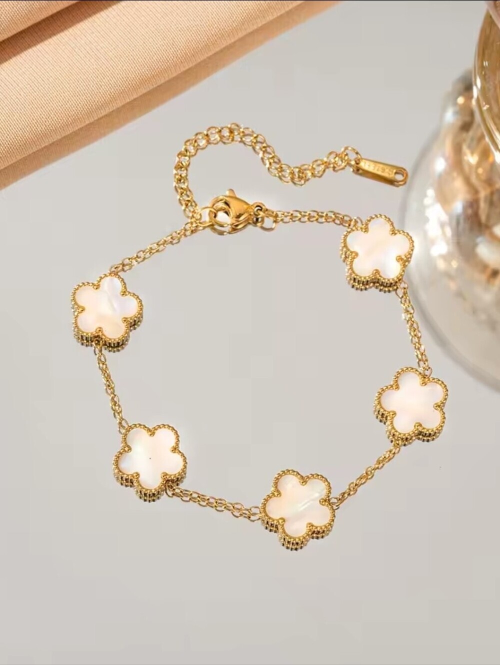 Gold Bracelet with White Clover Motifs - Picture 6 of 6